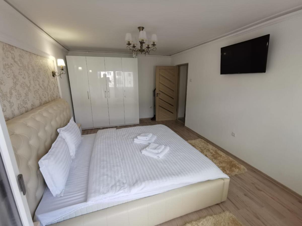 Apartament Gold Luxury Apartment Tirgu Ocna Ngoại thất bức ảnh
