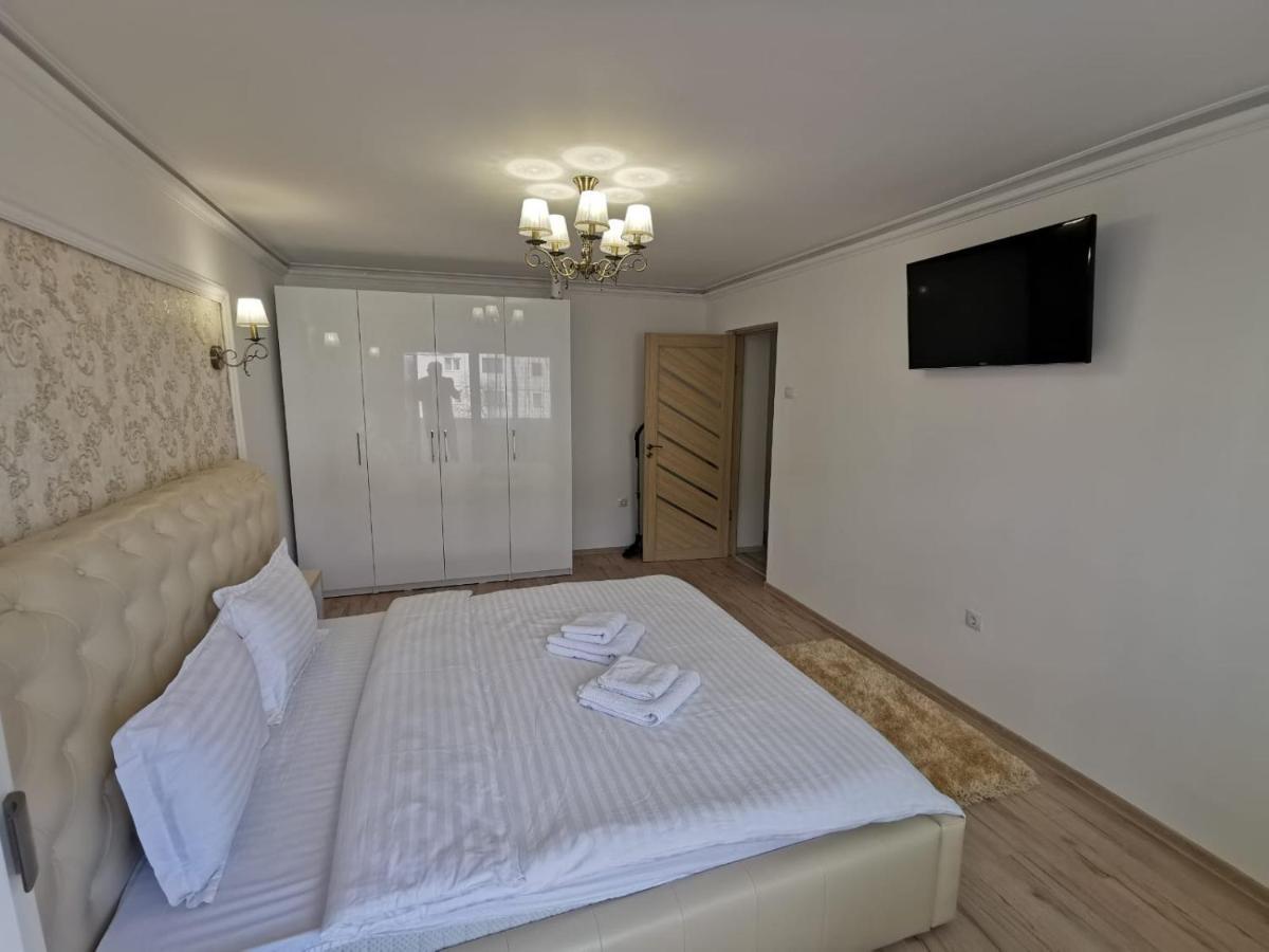 Apartament Gold Luxury Apartment Tirgu Ocna Ngoại thất bức ảnh