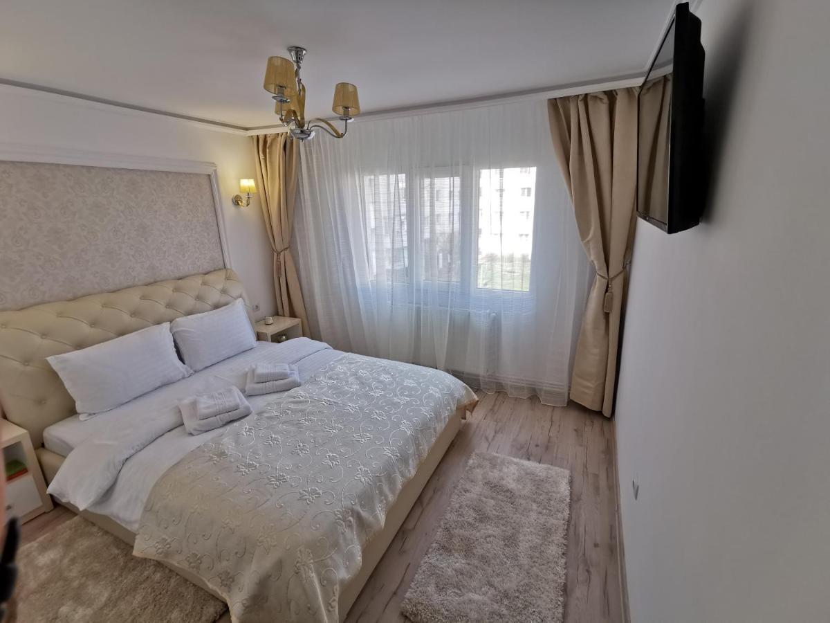 Apartament Gold Luxury Apartment Tirgu Ocna Ngoại thất bức ảnh