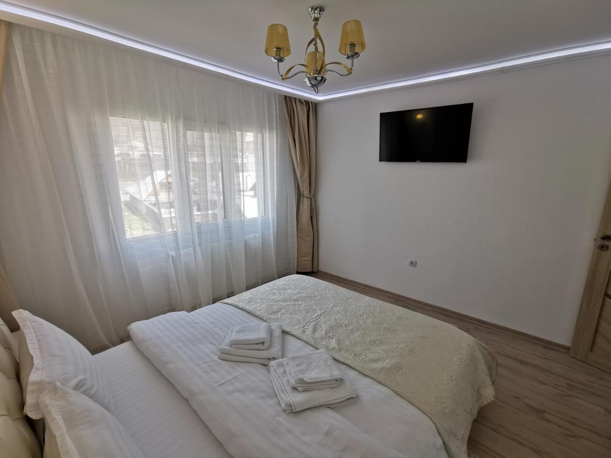 Apartament Gold Luxury Apartment Tirgu Ocna Ngoại thất bức ảnh